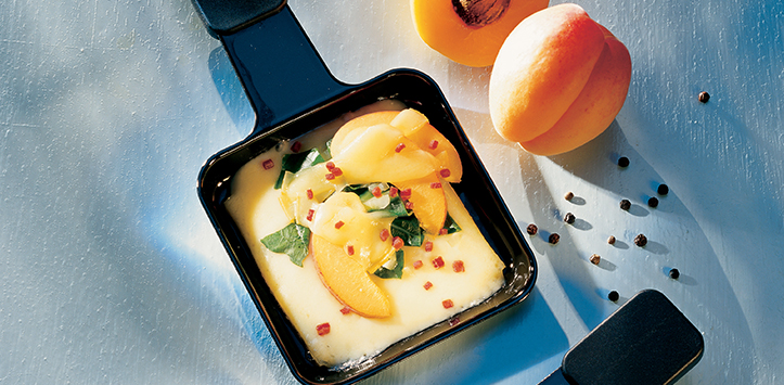 Raclette mit Walliser Aprikosen auf Krautstiel